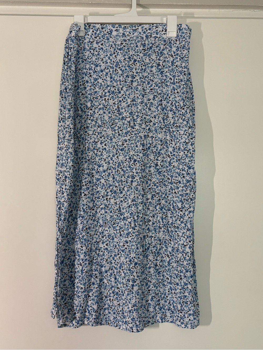 Cotton On Blue and White Floral Summer Lightweight Midi Skirt w/side slits